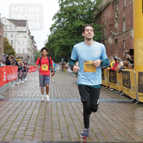 13.09.2026 - Kiel Lauf Yannick Fuchs http://msf.ph/oto/10419652 13.09.2026 09:41:16 Ziel 1593, 1671, 1966, 4137, 9608, 10299, 10974, 11983, 420, 1630, 1787, 3883, 4137, 5039, 6299, 8389, 8493, 8636, 9578, 9726, 10202, 10353, 11792, 12225, 4068, 4315, 9110, 9771, 11106, 11645, 12166, 420, 3552, 6563, 7131, 7730, 10353, 11750, 12225 meine-sportfotos.de