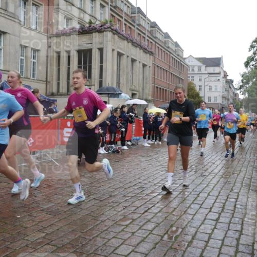 13.09.2026 - Kiel Lauf Yannick Fuchs http://msf.ph/oto/10419667 13.09.2026 10:51:57 Ziel 23, 171, 825, 826, 1364, 1365, 1591, 1600, 2404, 2484, 2806, 3644, 3956, 4175, 4385, 4476, 4887, 5157, 5317, 5866, 5994, 6287, 6349, 6714, 7338, 8108, 8319, 8413, 9267, 10071, 10166, 10241, 10345, 10598, 10637, 10689, 11380, 11500, 101, 201, 240, 310, 1231, 1568, 1754, 1804, 1890, 2035, 2393, 2468, 2470, 2519, 2566, 2690, 2783, 2803, 3013, 3029, 3440, 3751, 3879, 4040, 4084, 4613, 4619, 4646, 4887, 4939, 5174, 5441, 5735, 6177, 6367, 6663, 6928, 7043, 7914, 8373, 9030, 238 meine-sportfotos.de