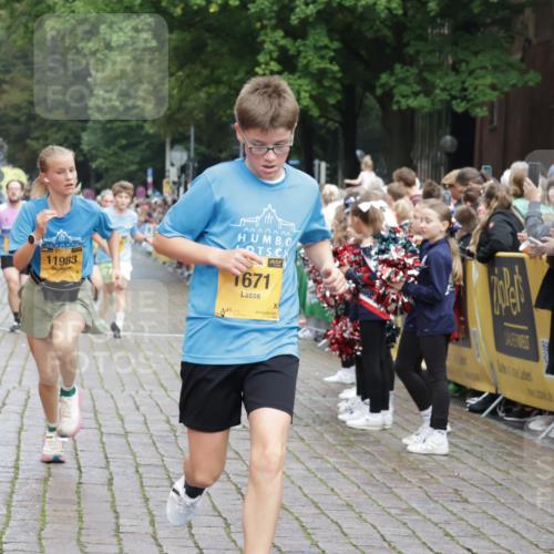 13.09.2026 - Kiel Lauf Yannick Fuchs http://msf.ph/oto/10419701 13.09.2026 09:41:19 Ziel 1671, 1966, 9110, 9608, 10299, 10974, 11645, 11983, 12166, 1593, 1630, 1787, 3883, 4137, 5039, 6299, 8389, 8493, 8636, 9578, 9726, 10202, 11792, 4068, 4315, 6649, 9771, 11106, 420, 3552, 6563, 7131, 7730, 10353, 11792, 12225 meine-sportfotos.de