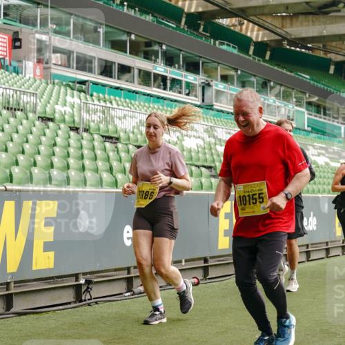 13.09.2026 - 21. swb-Marathon Bremen Michael Burmester http://msf.ph/oto/10419720 13.09.2026 10:43:46 Laufen im Stadion 10002, 10004, 10005, 10176, 10191, 10192, 10271, 10295, 10303, 10325, 10330, 10335, 10361, 10362, 10402, 10459, 10474, 10491, 10513, 10557, 10572, 10605, 10606, 10629, 10665, 10752, 10756, 10773, 10779, 10784, 10805, 10854, 10880, 10882, 10899, 10900, 10997, 10999, 11026, 11027, 11041, 11078, 11140, 11173, 11192, 11217, 11233, 11264, 11274, 11307, 11333, 11337, 11355, 11385, 11408, 11448, 11456, 11461, 11482, 11629, 11943, 12334 meine-sportfotos.de