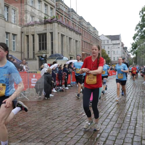 13.09.2026 - Kiel Lauf Yannick Fuchs http://msf.ph/oto/10419738 13.09.2026 10:52:06 Ziel 23, 171, 825, 1027, 1364, 1365, 1869, 2438, 2484, 2806, 2991, 3435, 3529, 3644, 4385, 4577, 4977, 5321, 5994, 6069, 6714, 7053, 7338, 7447, 7464, 7647, 8292, 8319, 9221, 9267, 10071, 10598, 10637, 10755, 10802, 10992, 11308, 11380, 11500, 11915, 101, 201, 310, 826, 1231, 1568, 1591, 1600, 1754, 1804, 1890, 2393, 2404, 2468, 2470, 2519, 2566, 2690, 2783, 3013, 3440, 3956, 4084, 4175, 4476, 4613, 4646, 4887, 4939, 5174, 5441, 6177, 6367, 6928 meine-sportfotos.de