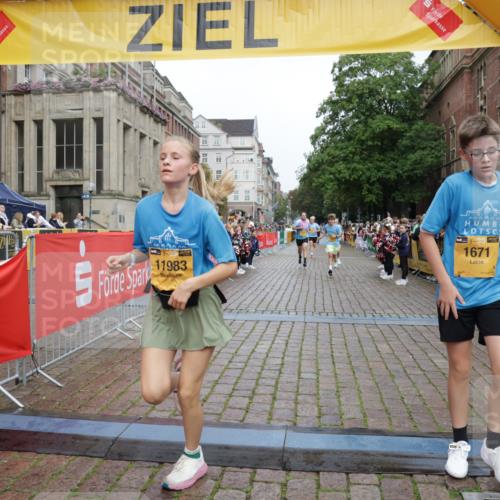 13.09.2026 - Kiel Lauf Yannick Fuchs http://msf.ph/oto/10419739 13.09.2026 09:41:21 Ziel 1671, 1966, 4068, 9110, 10299, 10974, 11645, 11983, 12166, 1593, 1630, 1787, 3883, 4137, 5039, 6299, 8389, 8493, 8636, 9578, 9608, 9726, 10202, 4315, 4704, 6649, 8588, 9771, 11106, 420, 3552, 10353, 11792, 12225 meine-sportfotos.de