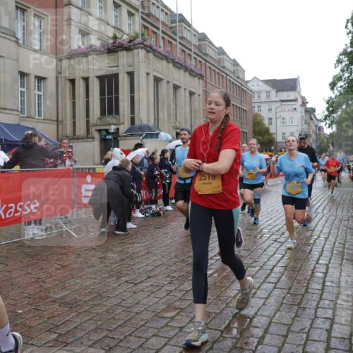 13.09.2026 - Kiel Lauf Yannick Fuchs http://msf.ph/oto/10419741 13.09.2026 10:52:06 Ziel 23, 171, 825, 1027, 1364, 1365, 1869, 2438, 2484, 2806, 2991, 3435, 3529, 3644, 4385, 4577, 4977, 5321, 5994, 6069, 6714, 7053, 7338, 7447, 7464, 7647, 8292, 8319, 9221, 9267, 10071, 10598, 10637, 10755, 10802, 10992, 11308, 11380, 11500, 11915, 101, 201, 310, 826, 1231, 1568, 1591, 1600, 1754, 1804, 1890, 2393, 2404, 2468, 2470, 2519, 2566, 2690, 2783, 3013, 3440, 3956, 4084, 4175, 4476, 4613, 4646, 4887, 4939, 5174, 5441, 6177, 6367, 6928 meine-sportfotos.de