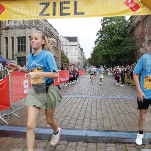 13.09.2026 - Kiel Lauf Yannick Fuchs http://msf.ph/oto/10419742 13.09.2026 09:41:21 Ziel 1671, 1966, 4068, 9110, 10299, 10974, 11645, 11983, 12166, 1593, 1630, 1787, 3883, 4137, 5039, 6299, 8389, 8493, 8636, 9578, 9608, 9726, 10202, 4315, 4704, 6649, 8588, 9771, 11106, 420, 3552, 10353, 11792, 12225 meine-sportfotos.de