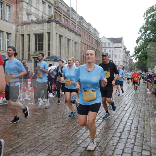 13.09.2026 - Kiel Lauf Yannick Fuchs http://msf.ph/oto/10419745 13.09.2026 10:52:07 Ziel 23, 171, 825, 1027, 1364, 1365, 1869, 2438, 2484, 2806, 2991, 3435, 3529, 3644, 4385, 4577, 4977, 5321, 5994, 6069, 6714, 7053, 7338, 7447, 7464, 7647, 8292, 8319, 9221, 9267, 10071, 10540, 10598, 10637, 10755, 10802, 10811, 10992, 11308, 11380, 11500, 11915, 23, 101, 201, 310, 826, 1231, 1568, 1591, 1600, 1754, 1890, 2393, 2404, 2468, 2470, 2519, 2566, 2690, 2783, 3013, 3440, 3956, 4084, 4175, 4476, 4613, 4646, 4887, 5174, 5441, 6177, 6367, 6928 meine-sportfotos.de