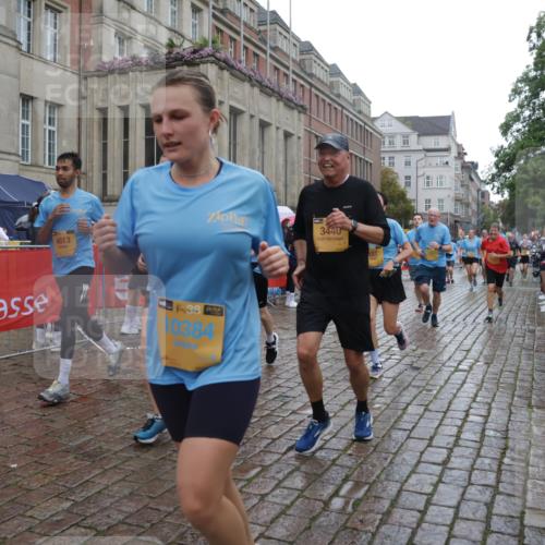 13.09.2026 - Kiel Lauf Yannick Fuchs http://msf.ph/oto/10419751 13.09.2026 10:52:08 Ziel 171, 825, 1027, 1364, 1365, 1811, 1869, 2438, 2484, 2806, 2991, 3280, 3435, 3529, 3644, 4008, 4385, 4577, 4957, 4977, 5321, 5359, 5994, 6069, 7053, 7447, 7464, 7647, 8051, 8292, 9221, 9267, 9624, 10071, 10540, 10598, 10637, 10755, 10802, 10811, 10992, 11308, 11380, 11915, 23, 101, 201, 310, 825, 826, 1231, 1568, 1591, 1600, 1754, 1890, 2393, 2404, 2468, 2470, 2566, 2690, 2783, 3013, 3440, 3956, 4084, 4175, 4476, 4613, 4887, 5174, 5441, 6177, 6367 meine-sportfotos.de