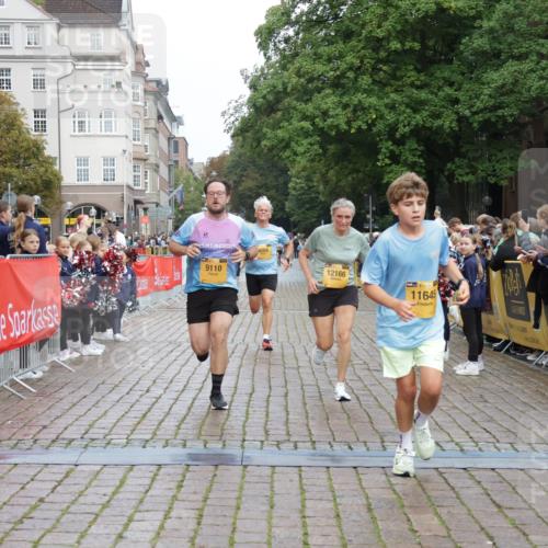 13.09.2026 - Kiel Lauf Yannick Fuchs http://msf.ph/oto/10419757 13.09.2026 09:41:23 Ziel 1671, 1966, 4068, 9110, 10299, 11645, 11983, 12166, 1593, 1630, 1787, 3883, 4137, 5039, 6299, 8389, 8493, 8636, 9578, 9608, 9726, 10202, 10299, 10974, 3175, 4315, 4704, 6649, 6687, 8588, 9224, 9771, 11106, 11907, 420, 1630, 9578, 10353, 11792, 12225 meine-sportfotos.de