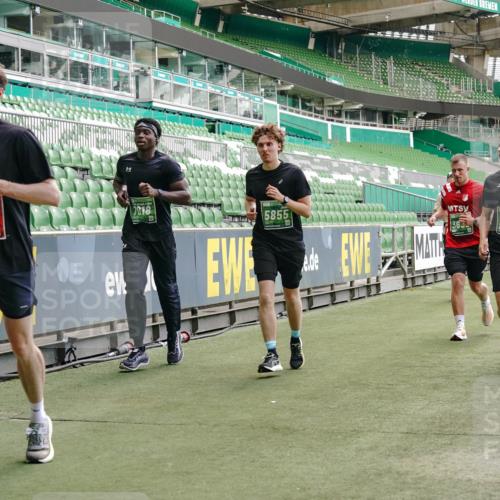 13.09.2026 - 21. swb-Marathon Bremen Michael Burmester http://msf.ph/oto/10419759 13.09.2026 12:58:27 Laufen im Stadion 141, 148, 191, 226, 334, 511, 672, 776, 789, 790, 909, 972, 1010, 1119, 1191, 1199, 1254, 1281, 1535, 1642, 1647, 1752, 1809, 1881, 1900, 1931, 1933, 2046, 2051, 2075, 2210, 2324, 2343, 2367, 2371, 2397, 2402, 2423, 2425, 2493, 2577, 2771, 2807, 2827, 2885, 2903, 2904, 2979, 3021, 3051, 3098, 3120, 3138, 3148, 3182, 3186, 3233, 3319, 3338, 3435, 3450, 3516, 3534, 3560, 3634, 3655, 3685, 3690, 3695, 3760, 3866, 3933, 3934, 3939, 4101, 4316, 4319, 205 meine-sportfotos.de