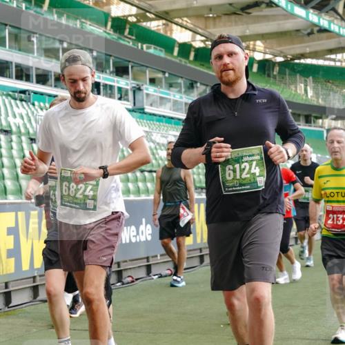 13.09.2026 - 21. swb-Marathon Bremen Michael Burmester http://msf.ph/oto/10419774 13.09.2026 13:21:13 Laufen im Stadion 128, 258, 351, 423, 441, 464, 601, 620, 704, 782, 851, 1060, 1066, 1094, 1129, 1158, 1177, 1316, 1344, 1409, 1417, 1439, 1446, 1518, 1676, 1697, 1729, 1756, 1808, 1815, 1846, 2010, 2028, 2064, 2139, 2201, 2258, 2278, 2349, 2394, 2395, 2414, 2417, 2437, 2501, 2519, 2533, 2551, 2588, 2652, 2694, 2695, 2736, 2756, 2793, 2828, 2886, 2954, 2995, 3004, 3010, 3017, 3018, 3022, 3034, 3035, 3036, 3037, 3059, 3070, 3074, 3102, 3139, 3144, 3225, 3264, 3310 meine-sportfotos.de