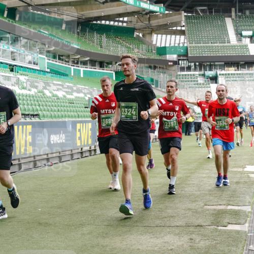 13.09.2026 - 21. swb-Marathon Bremen Michael Burmester http://msf.ph/oto/10419790 13.09.2026 12:58:28 Laufen im Stadion 141, 148, 191, 226, 334, 511, 672, 776, 789, 790, 909, 972, 1010, 1119, 1191, 1199, 1254, 1281, 1535, 1642, 1647, 1752, 1809, 1881, 1900, 1931, 1933, 2046, 2051, 2075, 2210, 2324, 2343, 2367, 2371, 2397, 2402, 2423, 2425, 2493, 2577, 2771, 2807, 2827, 2885, 2903, 2904, 2979, 3021, 3051, 3098, 3120, 3138, 3148, 3182, 3186, 3233, 3319, 3338, 3435, 3450, 3516, 3534, 3560, 3634, 3655, 3685, 3690, 3695, 3760, 3866, 3933, 3934, 3939, 4101, 4316, 4319, 205 meine-sportfotos.de
