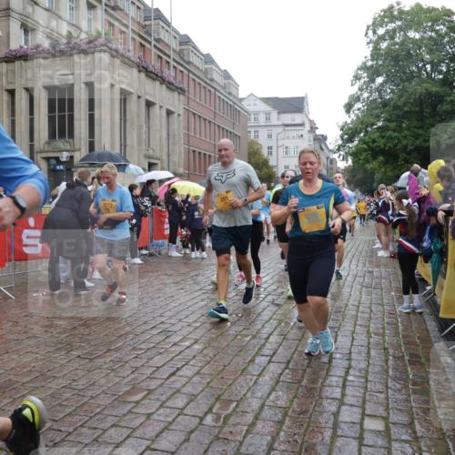 13.09.2026 - Kiel Lauf Yannick Fuchs http://msf.ph/oto/10419821 13.09.2026 10:52:14 Ziel 777, 1027, 1811, 1869, 2438, 2544, 2991, 3280, 3435, 3529, 3630, 3881, 4008, 4577, 4957, 4977, 5126, 5321, 5359, 6069, 6110, 6113, 6872, 7053, 7447, 7464, 7647, 8051, 8326, 8898, 9221, 9624, 9894, 10035, 10126, 10540, 10715, 10755, 10802, 10811, 10992, 11308, 11915, 12536, 23, 171, 201, 310, 825, 826, 1231, 1364, 1365, 1568, 1591, 1600, 1754, 2404, 2468, 2470, 2484, 2566, 2783, 2806, 3013, 3644, 3956, 4084, 4175, 4385, 4476, 4887, 5174, 6367, 201, 310, 1754, 8625 meine-sportfotos.de
