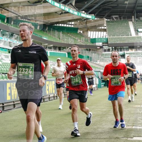 13.09.2026 - 21. swb-Marathon Bremen Michael Burmester http://msf.ph/oto/10419823 13.09.2026 12:58:29 Laufen im Stadion 141, 148, 191, 226, 334, 511, 672, 776, 789, 790, 909, 972, 1010, 1119, 1191, 1199, 1254, 1281, 1535, 1642, 1647, 1752, 1809, 1881, 1900, 1931, 1933, 2046, 2051, 2075, 2210, 2324, 2343, 2367, 2371, 2397, 2402, 2423, 2425, 2493, 2577, 2771, 2807, 2827, 2885, 2903, 2904, 2979, 3021, 3051, 3098, 3120, 3138, 3148, 3182, 3186, 3233, 3319, 3338, 3435, 3516, 3534, 3560, 3655, 3685, 3690, 3695, 3760, 3866, 3933, 3934, 3939, 4101, 4316, 4319, 205 meine-sportfotos.de