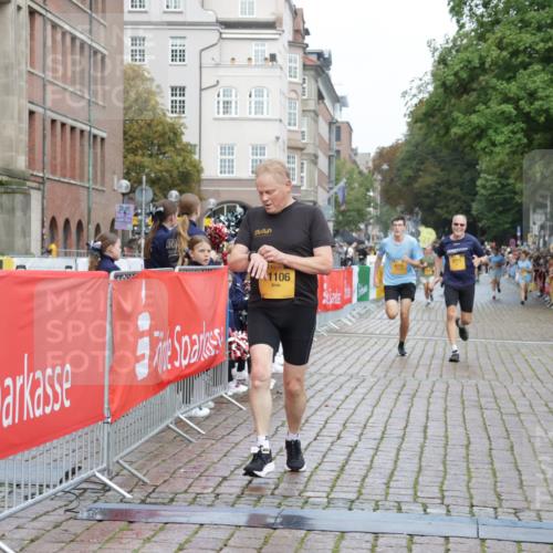 13.09.2026 - Kiel Lauf Yannick Fuchs http://msf.ph/oto/10419825 13.09.2026 09:41:31 Ziel 4068, 4315, 9110, 9771, 11106, 11645, 12166, 1593, 1671, 1787, 1966, 3883, 4137, 8389, 9608, 10202, 10299, 10974, 11983, 402, 3143, 3175, 4533, 4704, 5107, 6649, 6687, 6739, 7238, 8588, 9224, 11907, 1630, 1787, 5039, 6299, 8493, 8636, 9578, 9726 meine-sportfotos.de