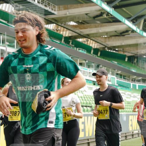 13.09.2026 - 21. swb-Marathon Bremen Michael Burmester http://msf.ph/oto/10419826 13.09.2026 10:43:50 Laufen im Stadion 10002, 10004, 10005, 10176, 10191, 10192, 10271, 10295, 10303, 10325, 10330, 10335, 10361, 10362, 10402, 10459, 10474, 10491, 10513, 10557, 10572, 10605, 10606, 10629, 10665, 10752, 10756, 10773, 10779, 10784, 10805, 10880, 10882, 10899, 10900, 10997, 10999, 11026, 11041, 11078, 11173, 11217, 11233, 11264, 11274, 11307, 11333, 11337, 11355, 11385, 11408, 11448, 11456, 11461, 11482, 11629, 11943, 12311, 12334 meine-sportfotos.de