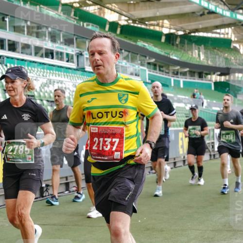 13.09.2026 - 21. swb-Marathon Bremen Michael Burmester http://msf.ph/oto/10419831 13.09.2026 13:21:14 Laufen im Stadion 128, 258, 351, 423, 441, 464, 601, 620, 704, 782, 851, 1060, 1066, 1094, 1129, 1158, 1177, 1316, 1344, 1409, 1417, 1439, 1446, 1518, 1676, 1697, 1729, 1756, 1808, 1815, 1846, 2010, 2028, 2064, 2139, 2201, 2258, 2278, 2349, 2394, 2395, 2414, 2417, 2437, 2501, 2519, 2533, 2551, 2588, 2652, 2694, 2695, 2736, 2756, 2793, 2828, 2886, 2954, 2964, 2995, 3004, 3010, 3017, 3018, 3022, 3034, 3035, 3036, 3037, 3059, 3070, 3074, 3102, 3139, 3144, 3225, 3264, 3310 meine-sportfotos.de