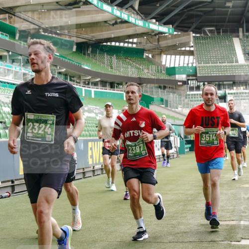 13.09.2026 - 21. swb-Marathon Bremen Michael Burmester http://msf.ph/oto/10419834 13.09.2026 12:58:29 Laufen im Stadion 141, 148, 191, 226, 334, 511, 672, 776, 789, 790, 909, 972, 1010, 1119, 1191, 1199, 1254, 1281, 1535, 1642, 1647, 1752, 1809, 1881, 1900, 1931, 1933, 2046, 2051, 2075, 2210, 2324, 2343, 2367, 2371, 2397, 2402, 2423, 2425, 2493, 2577, 2771, 2807, 2827, 2885, 2903, 2904, 2979, 3021, 3051, 3098, 3120, 3138, 3148, 3182, 3186, 3233, 3319, 3338, 3435, 3516, 3534, 3560, 3655, 3685, 3690, 3695, 3760, 3866, 3933, 3934, 3939, 4101, 4316, 4319, 205 meine-sportfotos.de