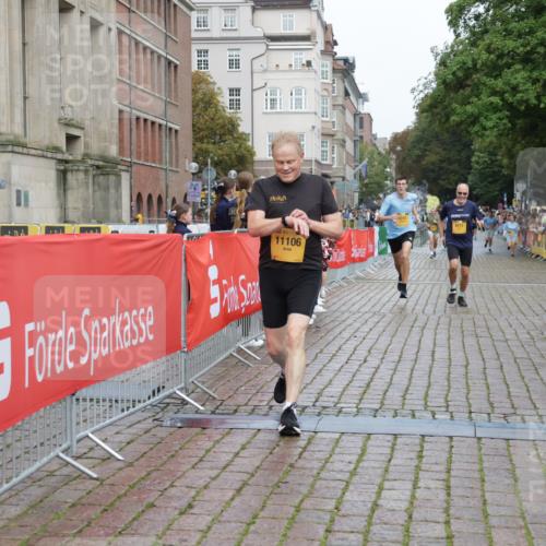 13.09.2026 - Kiel Lauf Yannick Fuchs http://msf.ph/oto/10419835 13.09.2026 09:41:31 Ziel 4068, 4315, 9110, 9771, 11106, 11645, 12166, 1593, 1671, 1787, 1966, 3883, 4137, 8389, 9608, 10202, 10299, 10974, 11983, 402, 3143, 3175, 4533, 4704, 5107, 6649, 6687, 6739, 7238, 8588, 9224, 11907, 1630, 1787, 5039, 6299, 8493, 8636, 9578, 9726 meine-sportfotos.de