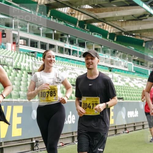 13.09.2026 - 21. swb-Marathon Bremen Michael Burmester http://msf.ph/oto/10419836 13.09.2026 10:43:51 Laufen im Stadion 10002, 10004, 10005, 10176, 10191, 10192, 10271, 10295, 10303, 10325, 10330, 10335, 10361, 10362, 10402, 10459, 10474, 10491, 10513, 10557, 10572, 10605, 10606, 10629, 10752, 10756, 10773, 10779, 10784, 10805, 10880, 10882, 10899, 10900, 10997, 10999, 11026, 11041, 11078, 11173, 11217, 11233, 11264, 11274, 11307, 11333, 11337, 11355, 11385, 11408, 11448, 11456, 11461, 11482, 11629, 11943, 12311, 12334 meine-sportfotos.de
