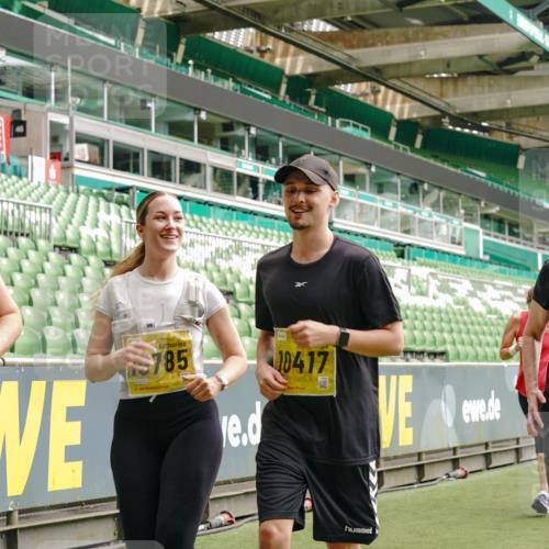 13.09.2026 - 21. swb-Marathon Bremen Michael Burmester http://msf.ph/oto/10419844 13.09.2026 10:43:51 Laufen im Stadion 10002, 10004, 10005, 10176, 10191, 10192, 10271, 10295, 10303, 10325, 10330, 10335, 10361, 10362, 10402, 10459, 10474, 10491, 10513, 10557, 10572, 10605, 10606, 10629, 10752, 10756, 10773, 10779, 10784, 10805, 10880, 10882, 10899, 10900, 10997, 10999, 11026, 11041, 11078, 11173, 11217, 11233, 11264, 11274, 11307, 11333, 11337, 11355, 11385, 11408, 11448, 11456, 11461, 11482, 11629, 11943, 12311, 12334 meine-sportfotos.de
