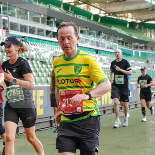13.09.2026 - 21. swb-Marathon Bremen Michael Burmester http://msf.ph/oto/10419849 13.09.2026 13:21:14 Laufen im Stadion 128, 258, 351, 423, 441, 464, 601, 620, 704, 782, 851, 1060, 1066, 1094, 1129, 1158, 1177, 1316, 1344, 1409, 1417, 1439, 1446, 1518, 1676, 1697, 1729, 1756, 1808, 1815, 1846, 2010, 2028, 2064, 2139, 2201, 2258, 2278, 2349, 2394, 2395, 2414, 2417, 2437, 2501, 2519, 2533, 2551, 2588, 2652, 2694, 2695, 2736, 2756, 2793, 2828, 2886, 2954, 2964, 2995, 3004, 3010, 3017, 3018, 3022, 3034, 3035, 3036, 3037, 3059, 3070, 3074, 3102, 3139, 3144, 3225, 3264, 3310 meine-sportfotos.de