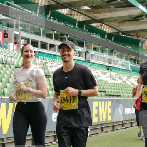 13.09.2026 - 21. swb-Marathon Bremen Michael Burmester http://msf.ph/oto/10419863 13.09.2026 10:43:51 Laufen im Stadion 10002, 10004, 10005, 10176, 10191, 10192, 10271, 10295, 10303, 10325, 10330, 10335, 10361, 10362, 10402, 10459, 10474, 10491, 10513, 10557, 10572, 10605, 10606, 10629, 10752, 10756, 10773, 10779, 10784, 10805, 10880, 10882, 10899, 10900, 10997, 10999, 11026, 11041, 11078, 11173, 11217, 11233, 11264, 11274, 11307, 11333, 11337, 11355, 11385, 11408, 11448, 11456, 11461, 11482, 11629, 11943, 12311, 12334 meine-sportfotos.de