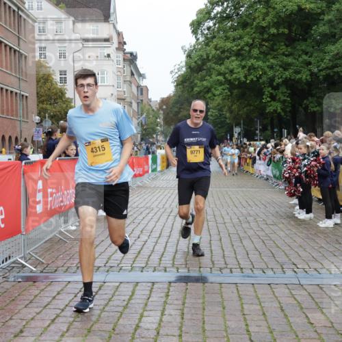 13.09.2026 - Kiel Lauf Yannick Fuchs http://msf.ph/oto/10419870 13.09.2026 09:41:34 Ziel 4068, 4315, 6649, 9110, 9771, 11106, 12166, 1593, 1671, 1966, 3883, 4137, 8389, 9110, 9608, 10202, 10299, 10974, 11645, 11983, 12166, 402, 3143, 3175, 4533, 4704, 5107, 6687, 6739, 7238, 8588, 8829, 9050, 9224, 11907, 12175, 1787, 5039, 6299, 8389, 8493, 8636, 9726, 10202 meine-sportfotos.de