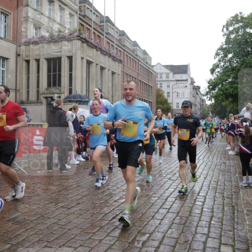 13.09.2026 - Kiel Lauf Yannick Fuchs http://msf.ph/oto/10419872 13.09.2026 10:52:18 Ziel 777, 1027, 1526, 1527, 1658, 1802, 1811, 2438, 2544, 2991, 3280, 3343, 3435, 3630, 3881, 4008, 4577, 4957, 5126, 5321, 5359, 5442, 6069, 6110, 6113, 6493, 6872, 7053, 7647, 8051, 8326, 8855, 8898, 8908, 9624, 9894, 10035, 10126, 10320, 10540, 10715, 10755, 10811, 10887, 11875, 11915, 12289, 12431, 12536, 23, 171, 825, 826, 1231, 1364, 1365, 1568, 1591, 1600, 1869, 2404, 2470, 2484, 2566, 2783, 2806, 3529, 3644, 3956, 4175, 4385, 4476, 4887, 6367, 201, 310, 1754, 8625 meine-sportfotos.de