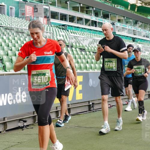 13.09.2026 - 21. swb-Marathon Bremen Michael Burmester http://msf.ph/oto/10419875 13.09.2026 13:21:16 Laufen im Stadion 128, 258, 351, 423, 441, 464, 601, 620, 704, 782, 851, 1060, 1066, 1094, 1129, 1158, 1177, 1316, 1344, 1409, 1417, 1439, 1446, 1518, 1676, 1697, 1729, 1756, 1808, 1815, 1846, 2010, 2028, 2064, 2139, 2201, 2258, 2278, 2349, 2394, 2395, 2414, 2417, 2437, 2501, 2519, 2533, 2551, 2588, 2652, 2660, 2694, 2695, 2736, 2756, 2793, 2828, 2886, 2954, 2964, 2995, 3004, 3010, 3017, 3018, 3022, 3034, 3035, 3036, 3037, 3059, 3070, 3074, 3102, 3139, 3144, 3225, 3264, 3310 meine-sportfotos.de