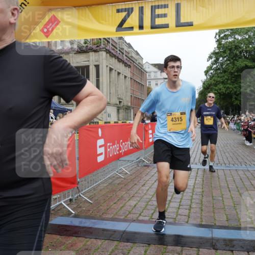 13.09.2026 - Kiel Lauf Yannick Fuchs http://msf.ph/oto/10419878 13.09.2026 09:41:35 Ziel 4068, 4315, 4704, 6649, 9771, 11106, 1593, 1671, 1966, 3883, 4068, 4137, 8389, 9110, 9608, 10202, 10299, 10974, 11645, 11983, 12166, 402, 3143, 3175, 4533, 5107, 6687, 6739, 7238, 8588, 8829, 9050, 9224, 11907, 12175, 1787, 3883, 5039, 8389, 8493, 9726, 10202 meine-sportfotos.de