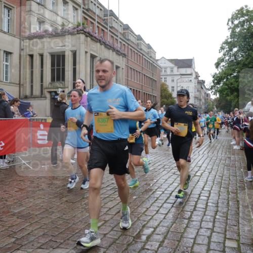 13.09.2026 - Kiel Lauf Yannick Fuchs http://msf.ph/oto/10419881 13.09.2026 10:52:18 Ziel 777, 1027, 1526, 1527, 1658, 1802, 1811, 2438, 2544, 2991, 3280, 3343, 3435, 3630, 3881, 4008, 4577, 4957, 5126, 5321, 5359, 5442, 6069, 6110, 6113, 6493, 6872, 7053, 7647, 8051, 8326, 8855, 8898, 8908, 9624, 9894, 10035, 10126, 10320, 10540, 10715, 10755, 10811, 10887, 11875, 11915, 12289, 12431, 12536, 23, 171, 825, 826, 1231, 1364, 1365, 1568, 1591, 1600, 1869, 2404, 2470, 2484, 2566, 2783, 2806, 3529, 3644, 3956, 4175, 4385, 4476, 4887, 6367, 201, 310, 1754, 8625 meine-sportfotos.de