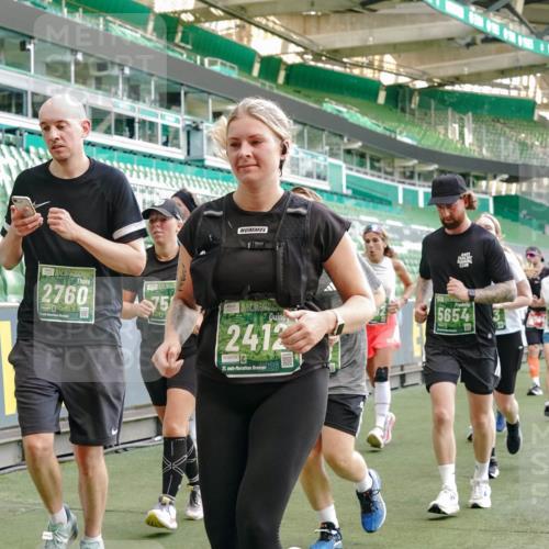 13.09.2026 - 21. swb-Marathon Bremen Michael Burmester http://msf.ph/oto/10419882 13.09.2026 13:21:17 Laufen im Stadion 128, 258, 351, 423, 441, 464, 601, 620, 704, 782, 851, 1060, 1066, 1094, 1129, 1158, 1177, 1316, 1344, 1409, 1417, 1439, 1446, 1518, 1676, 1697, 1729, 1756, 1808, 1815, 1846, 2010, 2028, 2064, 2139, 2201, 2258, 2278, 2349, 2394, 2395, 2414, 2417, 2437, 2501, 2519, 2533, 2551, 2588, 2652, 2660, 2694, 2695, 2736, 2756, 2793, 2828, 2886, 2954, 2964, 2995, 3004, 3010, 3017, 3018, 3022, 3034, 3035, 3036, 3037, 3059, 3070, 3074, 3102, 3139, 3144, 3225, 3264, 3310 meine-sportfotos.de
