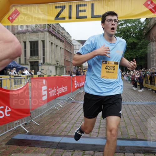 13.09.2026 - Kiel Lauf Yannick Fuchs http://msf.ph/oto/10419887 13.09.2026 09:41:35 Ziel 4068, 4315, 4704, 6649, 9771, 11106, 1593, 1671, 1966, 3883, 4068, 4137, 8389, 9110, 9608, 10202, 10299, 10974, 11645, 11983, 12166, 402, 3143, 3175, 4533, 5107, 6687, 6739, 7238, 8588, 8829, 9050, 9224, 11907, 12175, 1787, 3883, 5039, 8389, 8493, 9726, 10202 meine-sportfotos.de