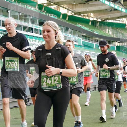 13.09.2026 - 21. swb-Marathon Bremen Michael Burmester http://msf.ph/oto/10419893 13.09.2026 13:21:17 Laufen im Stadion 128, 258, 351, 423, 441, 464, 601, 620, 704, 782, 851, 1060, 1066, 1094, 1129, 1158, 1177, 1316, 1344, 1409, 1417, 1439, 1446, 1518, 1676, 1697, 1729, 1756, 1808, 1815, 1846, 2010, 2028, 2064, 2139, 2201, 2258, 2278, 2349, 2394, 2395, 2414, 2417, 2437, 2501, 2519, 2533, 2551, 2588, 2652, 2660, 2694, 2695, 2736, 2756, 2793, 2828, 2886, 2954, 2964, 2995, 3004, 3010, 3017, 3018, 3022, 3034, 3035, 3036, 3037, 3059, 3070, 3074, 3102, 3139, 3144, 3225, 3264, 3310 meine-sportfotos.de