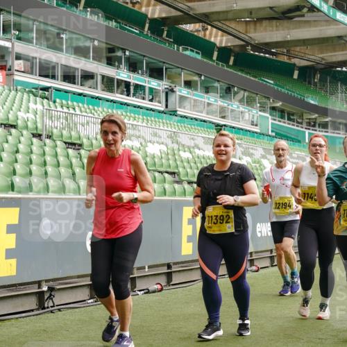 13.09.2026 - 21. swb-Marathon Bremen Michael Burmester http://msf.ph/oto/10419898 13.09.2026 10:43:53 Laufen im Stadion 10002, 10004, 10005, 10176, 10191, 10192, 10271, 10295, 10303, 10325, 10330, 10335, 10361, 10362, 10402, 10459, 10474, 10491, 10513, 10557, 10572, 10605, 10606, 10629, 10752, 10756, 10773, 10779, 10784, 10805, 10880, 10882, 10899, 10900, 10997, 10999, 11026, 11041, 11078, 11173, 11217, 11233, 11264, 11274, 11307, 11333, 11337, 11355, 11385, 11408, 11448, 11456, 11461, 11482, 11629, 11943, 12311, 12334 meine-sportfotos.de