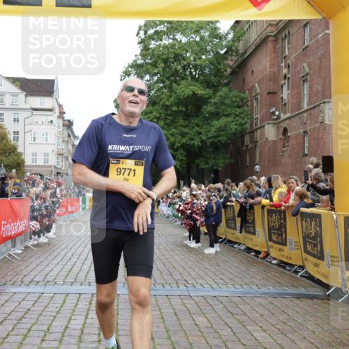 13.09.2026 - Kiel Lauf Yannick Fuchs http://msf.ph/oto/10419907 13.09.2026 09:41:36 Ziel 4315, 4704, 6649, 8588, 9771, 11106, 1593, 1671, 1966, 3883, 4068, 4137, 9110, 9608, 10299, 10974, 11645, 11983, 12166, 402, 3143, 3175, 4533, 5107, 6687, 6739, 7238, 8829, 9050, 9224, 11907, 12175, 1787, 3883, 5039, 8389, 8493, 9726, 10202 meine-sportfotos.de