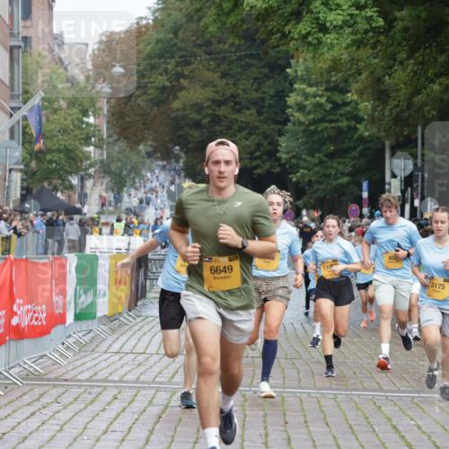 13.09.2026 - Kiel Lauf Yannick Fuchs http://msf.ph/oto/10419917 13.09.2026 09:41:39 Ziel 402, 3175, 4315, 4704, 6649, 6687, 8588, 9224, 9771, 11106, 11907, 1593, 1671, 1966, 4068, 4137, 9110, 9608, 10299, 10974, 11645, 11983, 12166, 772, 3143, 4533, 5107, 6739, 7238, 8829, 9050, 12175, 1593, 1787, 3883, 4137, 8389, 10202 meine-sportfotos.de