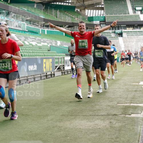13.09.2026 - 21. swb-Marathon Bremen Michael Burmester http://msf.ph/oto/10419920 13.09.2026 12:58:31 Laufen im Stadion 141, 148, 191, 226, 334, 511, 672, 776, 789, 790, 909, 972, 1010, 1119, 1191, 1199, 1254, 1281, 1516, 1535, 1642, 1647, 1752, 1809, 1881, 1900, 1931, 1933, 2046, 2051, 2075, 2210, 2324, 2343, 2367, 2371, 2397, 2402, 2423, 2425, 2577, 2771, 2807, 2827, 2885, 2903, 2904, 2979, 3021, 3051, 3098, 3120, 3138, 3148, 3182, 3186, 3233, 3319, 3338, 3435, 3516, 3534, 3560, 3655, 3685, 3690, 3695, 3866, 3933, 3934, 3939, 4101, 4316, 4319, 205 meine-sportfotos.de