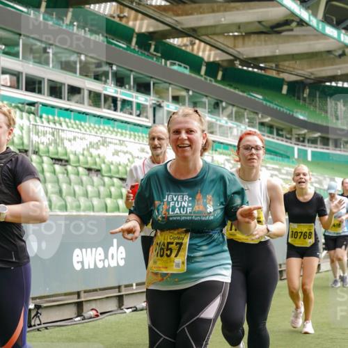 13.09.2026 - 21. swb-Marathon Bremen Michael Burmester http://msf.ph/oto/10419945 13.09.2026 10:43:55 Laufen im Stadion 10002, 10004, 10005, 10176, 10191, 10192, 10271, 10295, 10303, 10325, 10330, 10335, 10361, 10362, 10402, 10459, 10474, 10491, 10513, 10557, 10572, 10605, 10606, 10629, 10752, 10756, 10773, 10779, 10784, 10805, 10880, 10882, 10899, 10900, 10997, 10999, 11026, 11041, 11078, 11173, 11217, 11233, 11264, 11274, 11307, 11333, 11337, 11355, 11385, 11408, 11448, 11456, 11461, 11482, 11629, 11943, 12311, 12334 meine-sportfotos.de