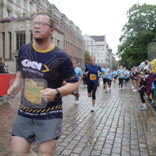 13.09.2026 - Kiel Lauf Yannick Fuchs http://msf.ph/oto/10419968 13.09.2026 10:52:28 Ziel 90, 475, 626, 1471, 1472, 1473, 1526, 1527, 1531, 1658, 1802, 2293, 2442, 2544, 3343, 3582, 3630, 3925, 5126, 5433, 5442, 5723, 6388, 6405, 6493, 7088, 7196, 7603, 7621, 8205, 8316, 8734, 8855, 8908, 9024, 9025, 9711, 10035, 10126, 10320, 10715, 10786, 10887, 11082, 11535, 11555, 11622, 11658, 11661, 11875, 11913, 12289, 12431, 23, 171, 777, 825, 1027, 1364, 1365, 1591, 1811, 1869, 2438, 2484, 2544, 2806, 2991, 3280, 3435, 3529, 3644, 3881, 4008, 4385 meine-sportfotos.de