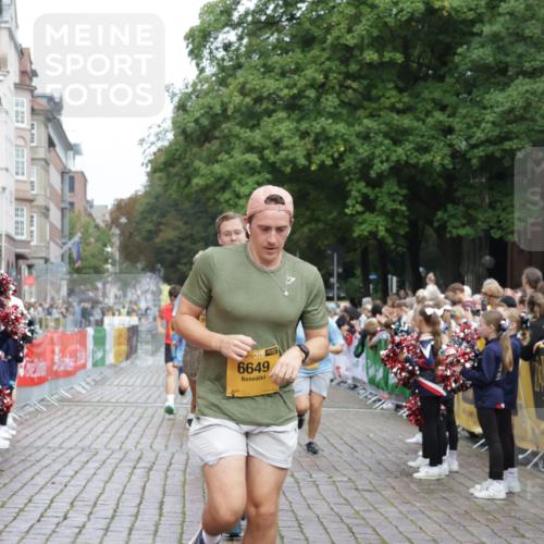13.09.2026 - Kiel Lauf Yannick Fuchs http://msf.ph/oto/10419973 13.09.2026 09:41:42 Ziel 402, 3143, 3175, 4315, 4704, 6649, 6687, 8588, 9224, 9771, 11907, 1593, 1671, 1966, 4068, 4315, 9110, 9608, 10299, 10974, 11106, 11645, 11983, 12166, 699, 772, 2910, 3801, 4533, 5107, 6739, 7238, 8829, 9050, 12175, 1593, 3883, 4137, 8389, 9608, 10202 meine-sportfotos.de