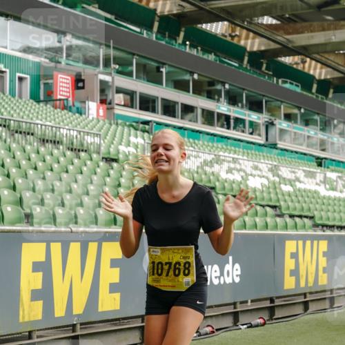 13.09.2026 - 21. swb-Marathon Bremen Michael Burmester http://msf.ph/oto/10420023 13.09.2026 10:43:57 Laufen im Stadion 10002, 10004, 10005, 10176, 10191, 10192, 10271, 10295, 10303, 10325, 10335, 10361, 10362, 10402, 10459, 10474, 10491, 10513, 10557, 10572, 10605, 10606, 10629, 10752, 10756, 10773, 10779, 10784, 10805, 10880, 10882, 10899, 10900, 10997, 10999, 11041, 11173, 11217, 11233, 11264, 11274, 11307, 11333, 11337, 11355, 11385, 11408, 11448, 11456, 11461, 11482, 11629, 11943, 12311, 12334 meine-sportfotos.de