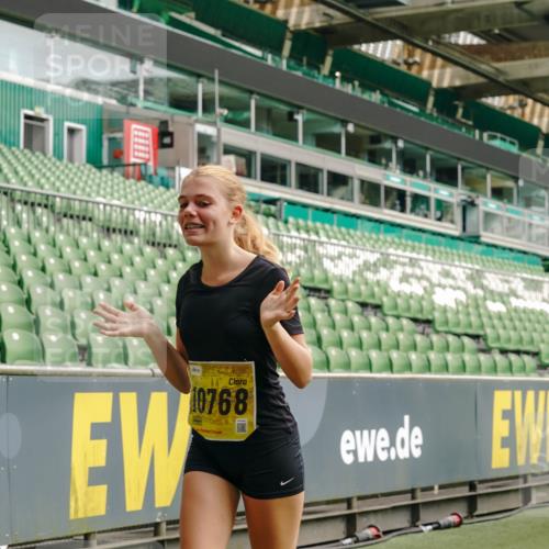 13.09.2026 - 21. swb-Marathon Bremen Michael Burmester http://msf.ph/oto/10420036 13.09.2026 10:43:57 Laufen im Stadion 10002, 10004, 10005, 10176, 10191, 10192, 10271, 10295, 10303, 10325, 10335, 10361, 10362, 10402, 10459, 10474, 10491, 10513, 10557, 10572, 10605, 10606, 10629, 10752, 10756, 10773, 10779, 10784, 10805, 10880, 10882, 10899, 10900, 10997, 10999, 11041, 11173, 11217, 11233, 11264, 11274, 11307, 11333, 11337, 11355, 11385, 11408, 11448, 11456, 11461, 11482, 11629, 11943, 12311, 12334 meine-sportfotos.de