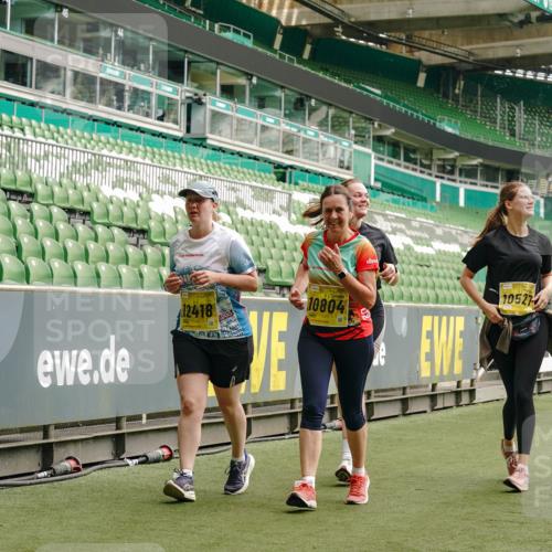 13.09.2026 - 21. swb-Marathon Bremen Michael Burmester http://msf.ph/oto/10420046 13.09.2026 10:43:58 Laufen im Stadion 10002, 10004, 10005, 10176, 10191, 10192, 10271, 10295, 10303, 10325, 10335, 10361, 10362, 10402, 10459, 10474, 10491, 10513, 10557, 10572, 10605, 10606, 10629, 10752, 10756, 10773, 10779, 10784, 10805, 10880, 10882, 10899, 10900, 10997, 10999, 11173, 11217, 11233, 11264, 11274, 11307, 11333, 11337, 11355, 11385, 11408, 11448, 11456, 11461, 11482, 11629, 11943, 12311, 12321, 12334 meine-sportfotos.de