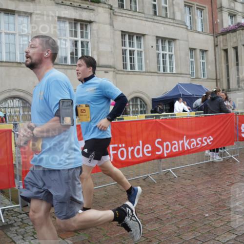 13.09.2026 - Kiel Lauf Yannick Fuchs http://msf.ph/oto/10420054 13.09.2026 10:52:32 Ziel 90, 475, 626, 1471, 1472, 1473, 1474, 1531, 1658, 1802, 2293, 2442, 3343, 3582, 3778, 3853, 3925, 5433, 5442, 5723, 6388, 6405, 7060, 7088, 7196, 7603, 7621, 8100, 8205, 8316, 8734, 8908, 9024, 9025, 9414, 9711, 9886, 10320, 10786, 11082, 11359, 11535, 11555, 11622, 11658, 11661, 11875, 11913, 12289, 23, 171, 777, 825, 1027, 1364, 1365, 1526, 1527, 1658, 1802, 1811, 1869, 2438, 2484, 2544, 2806, 2991, 3280, 3435, 3529, 3630, 3644, 3881, 4008, 4385, 154, 1083, 3059 meine-sportfotos.de