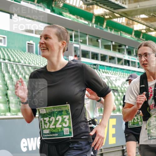 13.09.2026 - 21. swb-Marathon Bremen Michael Burmester http://msf.ph/oto/10420079 13.09.2026 13:21:23 Laufen im Stadion 128, 258, 343, 351, 423, 441, 601, 620, 704, 782, 851, 1060, 1094, 1129, 1158, 1177, 1316, 1344, 1409, 1417, 1439, 1446, 1518, 1669, 1676, 1697, 1729, 1756, 1808, 1815, 1846, 2010, 2028, 2064, 2139, 2201, 2258, 2278, 2290, 2349, 2394, 2395, 2414, 2417, 2437, 2501, 2519, 2533, 2551, 2588, 2632, 2652, 2660, 2694, 2695, 2736, 2793, 2828, 2886, 2954, 2964, 2995, 3004, 3010, 3017, 3018, 3022, 3034, 3035, 3036, 3037, 3070, 3074, 3102, 3139, 3144, 3225, 3264, 3310, 3682 meine-sportfotos.de
