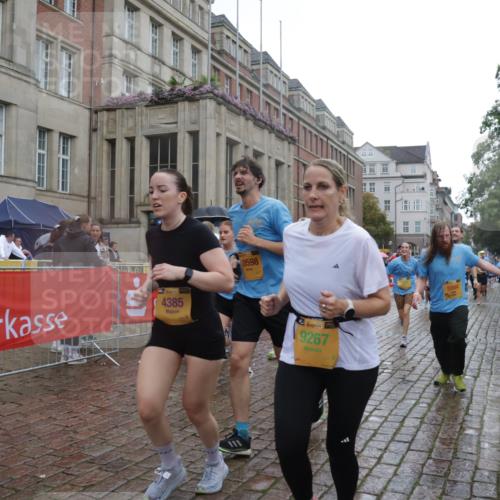 13.09.2026 - Kiel Lauf Yannick Fuchs http://msf.ph/oto/10420081 13.09.2026 10:52:34 Ziel 90, 172, 475, 626, 1471, 1472, 1473, 1474, 1531, 1837, 2293, 2442, 2735, 3054, 3582, 3778, 3853, 3925, 4485, 5433, 5723, 6388, 6405, 7060, 7088, 7196, 7603, 7621, 8100, 8205, 8316, 8615, 8734, 9024, 9025, 9414, 9711, 9886, 10786, 11082, 11359, 11535, 11555, 11622, 11658, 11661, 11913, 171, 777, 1027, 1364, 1365, 1526, 1527, 1658, 1802, 1811, 1869, 2438, 2484, 2544, 2806, 2991, 3280, 3343, 3435, 3529, 3630, 3644, 3881, 4008, 4385, 154, 1083, 1426, 1550, 3059, 3431, 5329 meine-sportfotos.de