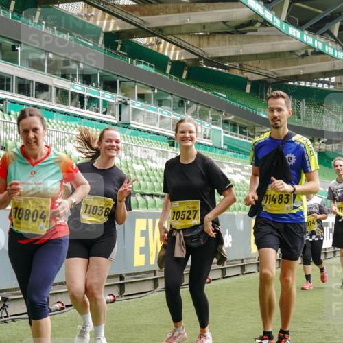 13.09.2026 - 21. swb-Marathon Bremen Michael Burmester http://msf.ph/oto/10420093 13.09.2026 10:44:00 Laufen im Stadion 10002, 10004, 10005, 10176, 10191, 10192, 10271, 10295, 10303, 10325, 10335, 10361, 10362, 10402, 10459, 10474, 10491, 10513, 10557, 10572, 10605, 10606, 10629, 10756, 10773, 10779, 10784, 10805, 10880, 10882, 10899, 10900, 10997, 10999, 11173, 11217, 11233, 11264, 11274, 11307, 11333, 11337, 11355, 11385, 11408, 11448, 11456, 11461, 11482, 11629, 11943, 12311, 12321, 12334 meine-sportfotos.de