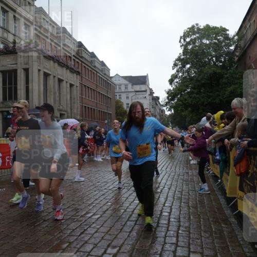 13.09.2026 - Kiel Lauf Yannick Fuchs http://msf.ph/oto/10420094 13.09.2026 10:52:35 Ziel 90, 172, 475, 626, 1471, 1472, 1473, 1474, 1531, 1837, 2293, 2442, 2735, 3054, 3582, 3778, 3853, 3925, 4485, 5433, 5723, 6388, 6405, 7060, 7088, 7154, 7196, 7603, 7621, 8100, 8205, 8316, 8615, 8734, 9024, 9025, 9414, 9711, 9886, 10786, 11082, 11359, 11555, 11622, 11658, 11661, 11913, 171, 475, 777, 1027, 1364, 1365, 1526, 1527, 1658, 1802, 1811, 1869, 2438, 2484, 2544, 2806, 2991, 3280, 3343, 3435, 3529, 3630, 3881, 4008, 4385, 154, 1083, 1426, 1550, 3059, 3431, 5329, 5710 meine-sportfotos.de