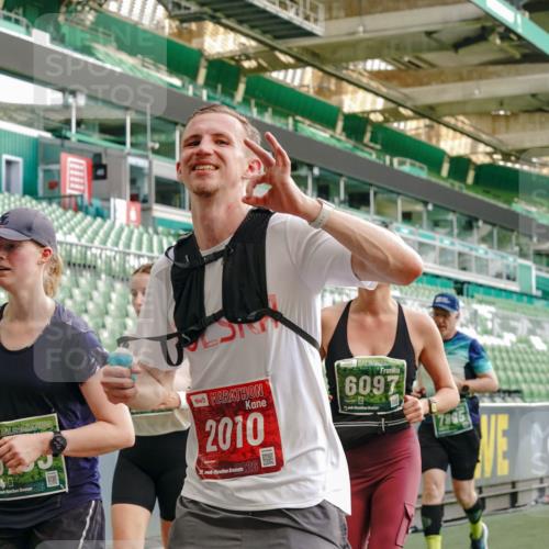 13.09.2026 - 21. swb-Marathon Bremen Michael Burmester http://msf.ph/oto/10420097 13.09.2026 13:21:24 Laufen im Stadion 128, 258, 343, 351, 423, 441, 601, 620, 704, 782, 851, 1060, 1094, 1129, 1158, 1177, 1316, 1344, 1409, 1417, 1439, 1446, 1518, 1669, 1676, 1697, 1729, 1756, 1808, 1815, 1846, 2010, 2028, 2064, 2139, 2201, 2258, 2278, 2290, 2349, 2394, 2395, 2414, 2417, 2437, 2501, 2519, 2533, 2551, 2588, 2632, 2652, 2660, 2694, 2695, 2736, 2793, 2828, 2886, 2954, 2964, 2995, 3004, 3010, 3017, 3018, 3022, 3034, 3035, 3036, 3037, 3070, 3074, 3102, 3139, 3144, 3225, 3264, 3310, 3682 meine-sportfotos.de