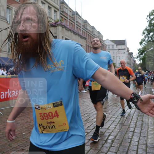 13.09.2026 - Kiel Lauf Yannick Fuchs http://msf.ph/oto/10420117 13.09.2026 10:52:36 Ziel 90, 172, 626, 1471, 1472, 1473, 1474, 1531, 1837, 2293, 2442, 2735, 3054, 3582, 3778, 3853, 3925, 4485, 5433, 5723, 6388, 6405, 7060, 7088, 7154, 7196, 7603, 7621, 8100, 8205, 8316, 8615, 8734, 9024, 9025, 9414, 9711, 9886, 10786, 11359, 11459, 11555, 11622, 11658, 11661, 11913, 475, 777, 1027, 1364, 1365, 1526, 1527, 1658, 1802, 1811, 1869, 2438, 2484, 2544, 2806, 2991, 3280, 3343, 3435, 3529, 3630, 3881, 4008, 154, 1083, 1426, 1486, 1550, 3059, 3431, 5329, 5710 meine-sportfotos.de